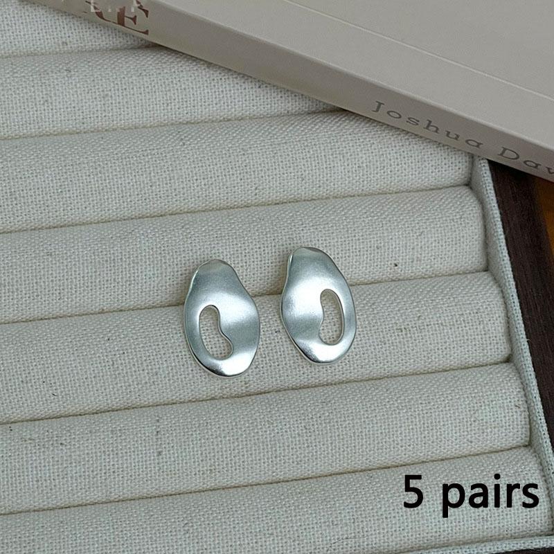 Cercei pentru femei Cercei ovali goi de lux ușor Cercei simpli de nișă pentru femei Senzualitate superioară Cercei picătură de apă pentru a trimite prietenelor Cercei