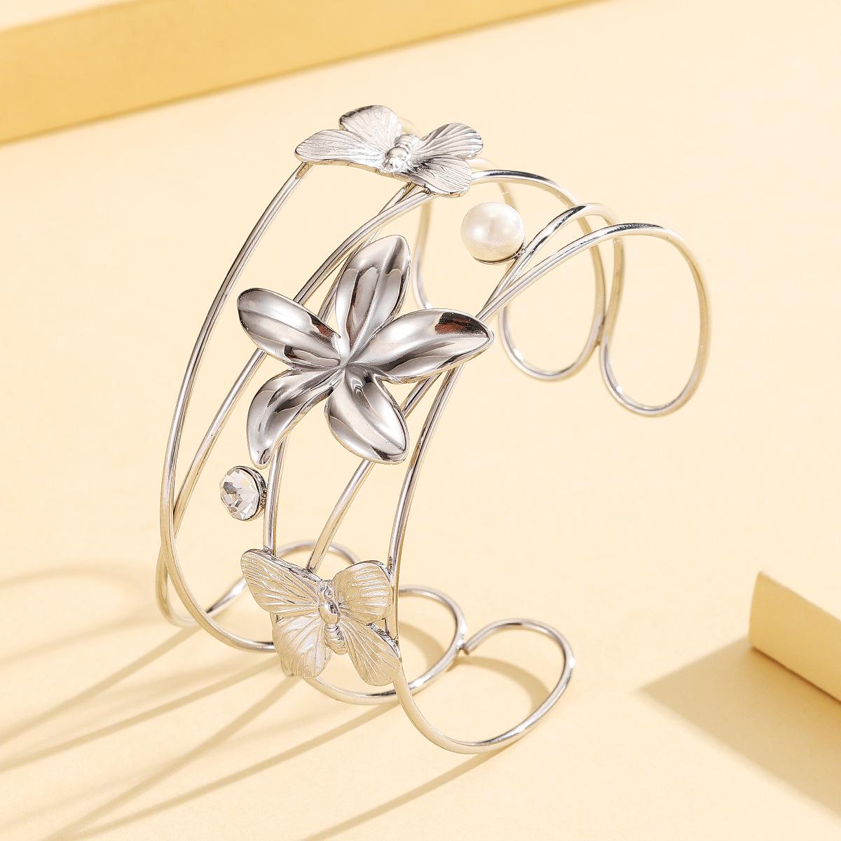 European High-End Irregular Heart-Shaped Stainless Steel Bracelet for Women