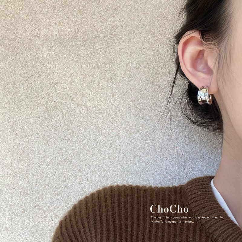 

Classic Korean Style Niche Gold and Silver Concave Pleated Stud Earrings Silver 925 silver needle