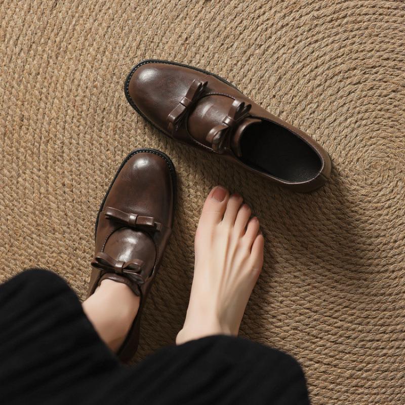 New Women's Flat Shoes Casual Solid Color Four-season Single Shoes Black Square Heel Round Head Leather Shoes One Pedal Large Size Shoes