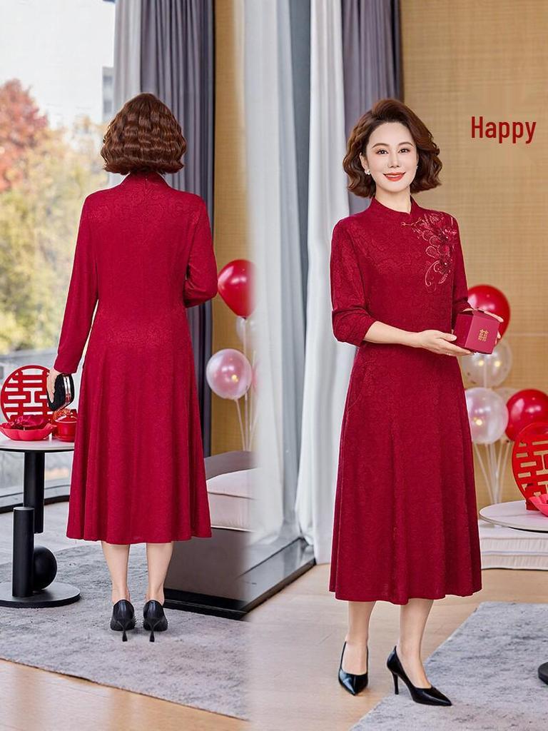 Red Long-Sleeve Qipao for Mothers, Elegant Autumn/Winter Wedding Banquet Dress
