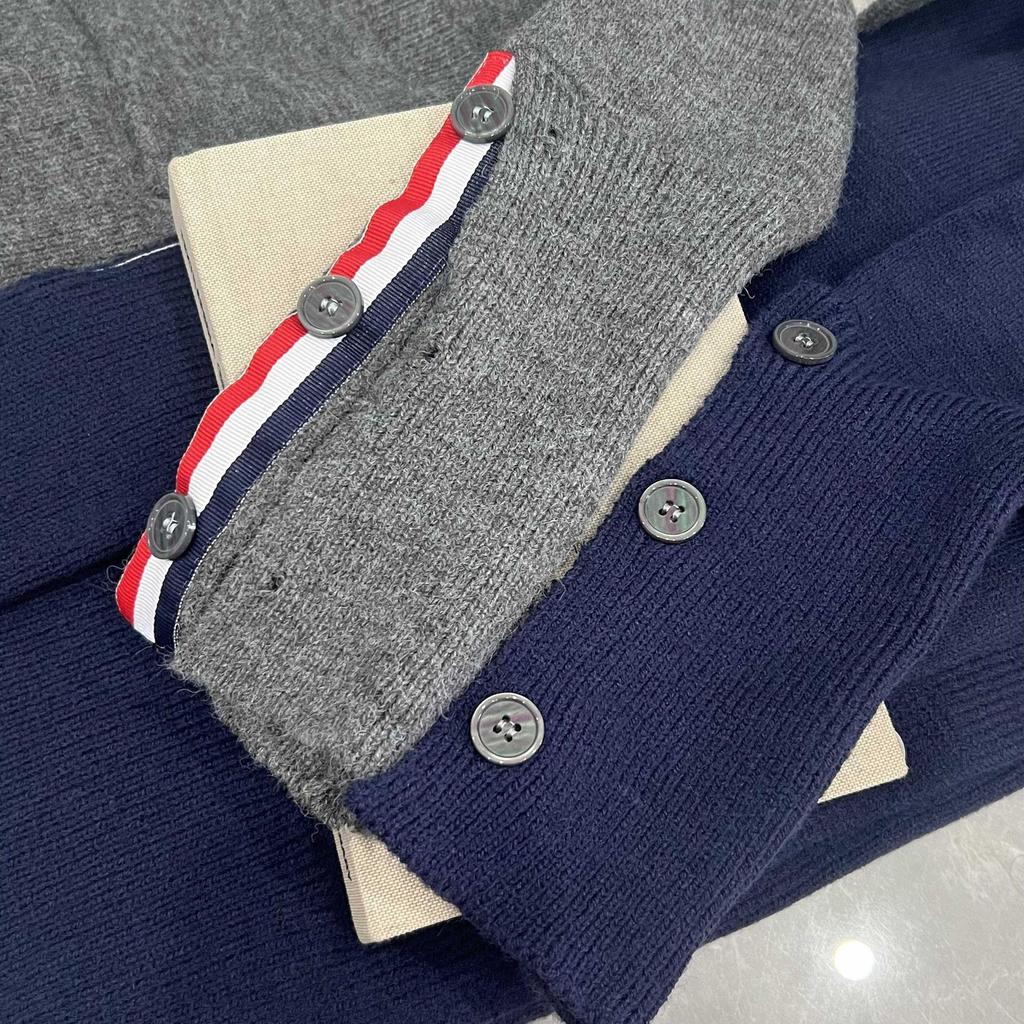 2025 Women's Soft Knit Colorblock V-Neck Cardigan - Early Autumn Preppy Style