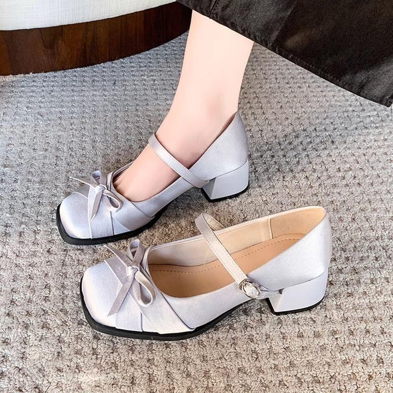 2025 nowa wiosna, lato i jesień delikatne słowo na średnim obcasie z Mary Jane lekkie usta wygodne pojedyncze buty gruby obcas wysokie obcasy kobiety