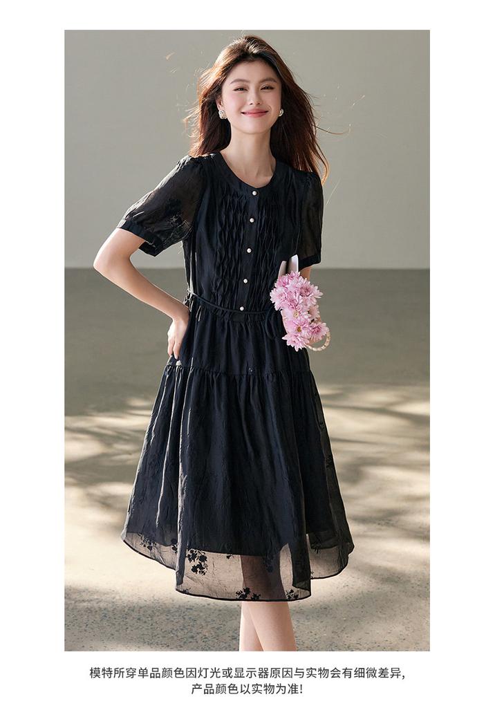 26 year summer dress, high-end and elegant round neck short sleeved skirt, A-line skirt, waist cinching and slimming black dress, skirt