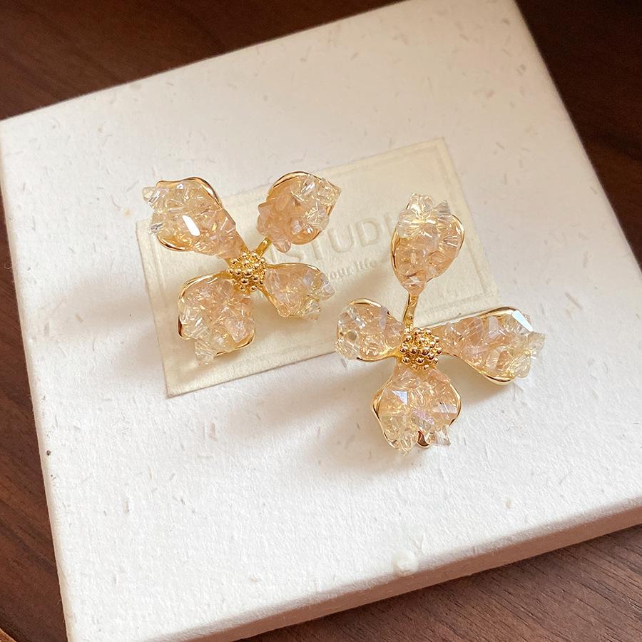 

Silver needle glass flower stud earrings women s retro court style earrings light luxury high-end earrings design sense niche
