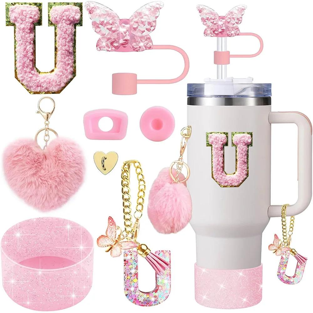 8 Pezzi Accessori per Tazza per Stanley Cup 30oz 40oz Include Coperchio Tappo Cannuccia a Farfalla Piedino in Silicone Maniglia Ciondolo Adesivo con Iniziali