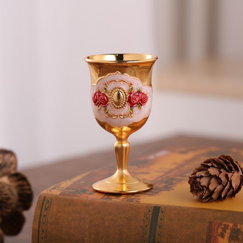 European Style Wine Glasses Retro Dinnerware Goblet Spirit Vodka Champagne Glasses Beverage Tumbler for Party Home Bar