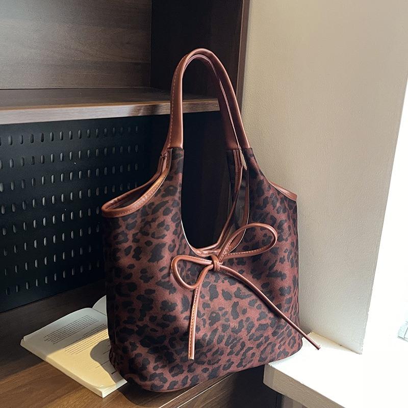 Fashion leopard print shoulder bag women's autumn and winter new simple retro women's bag versatile casual tote bag