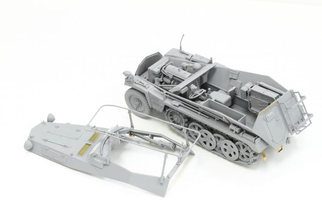 PLATZ Dragon Germany Greif In Rommel Staff 4 Included Luxury Specification Plastic Model DR6911SP 1/35 WW.II Sd.Kfz.250/3 (2 1) & Figures/magic