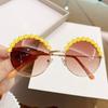 Non-polarized Fashion Round Flower Sunshade Metal Frame Sunglasses Men Women Retro Half Frame Cute Beach Eyeglasses