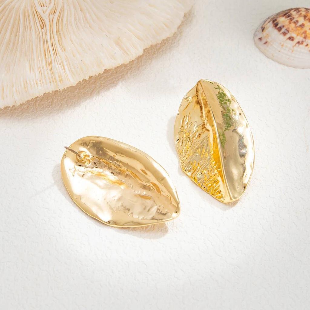 Ingemark Vintage Gold Color Pleated Leaf Stud Earrings Women Exaggerated Irregular Metal Earrings Wedding Banquet Party Jewelry