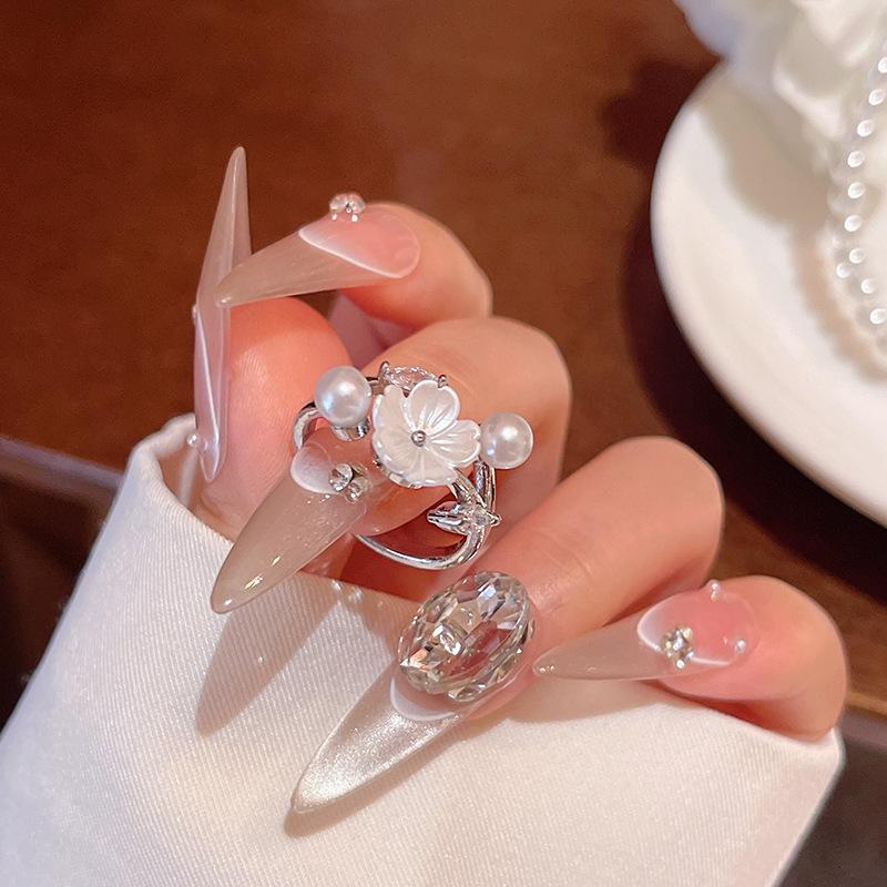 

Gentle Camellia Flowers Imitation Pearl Rings for Women Girls 2026 New Trendy Silver Color High Flower Rings Jewelry Accessories