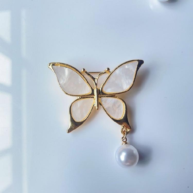 Versatile Butterfly Pearls Accessory Modern Waterdrop Inspired Detailing Sturdy Alloy Brooch for Casual Formal Wear