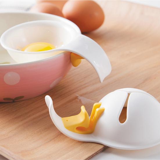 Egg Yolk Separator BPA-Free Plastic Egg White Filter with Ergonomic Handle Easy Clean Baking Gadget for Cakes Muffins Meringues Custards