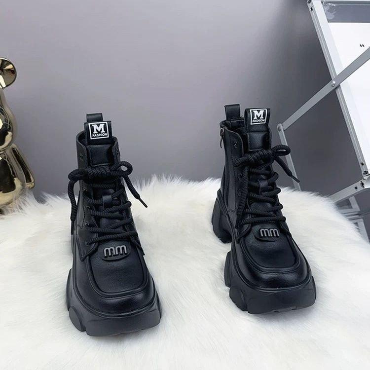 Martin boots women's 2025 new autumn and winter velvet British small man heightened thick-soled British short boots popular thin boots