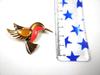 [F KNOTEN] Kolibri-Anstecknadel, 4,5 cm x 3,3 cm, mit Verschluss, Stilvoll, Niedlich, Formell (Braun)