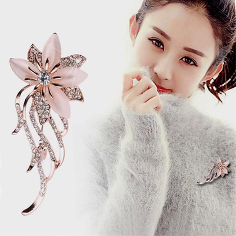High-Grade Pearl Flower Brooch Scarf Pin for Women and Men