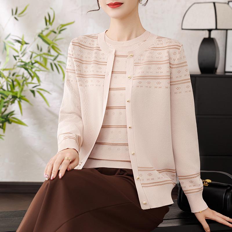 

Mom s Spring Knit Stripe Two-Piece Set: New 2026 Style, Middle-Aged Women s Summer Short Sleeve, One Top Three Ways 3XL [Recommended 140-160 lbs]
