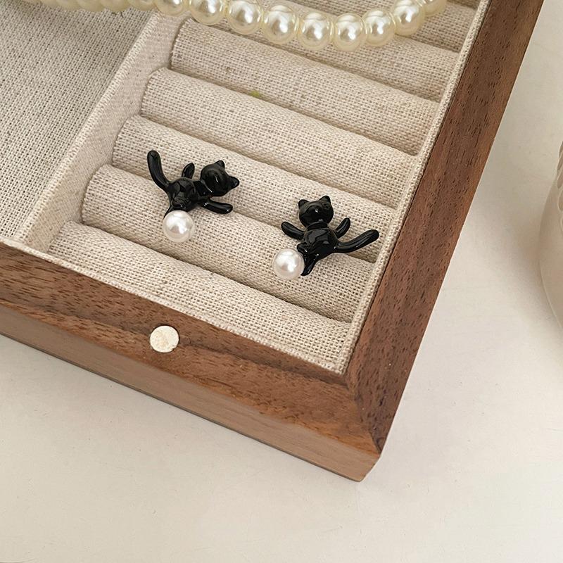 Cute Little Fish Cat Earrings Retro Asymmetrical Childlike Creativity Novel Cartoon Gril Earrings Design Artistic Women Jewelry