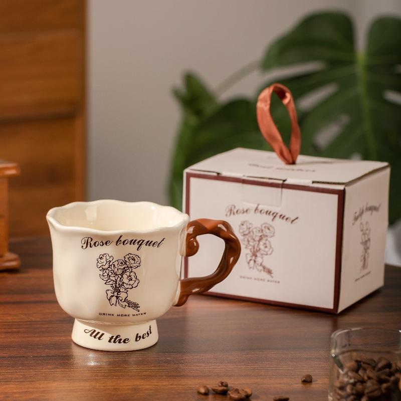 

Кружка в кремовом стиле, для дома, высокая ценность, керамическая чашка для воды, креативная кофейная чашка для девочек, чашка для завтрака для пары about 400ml