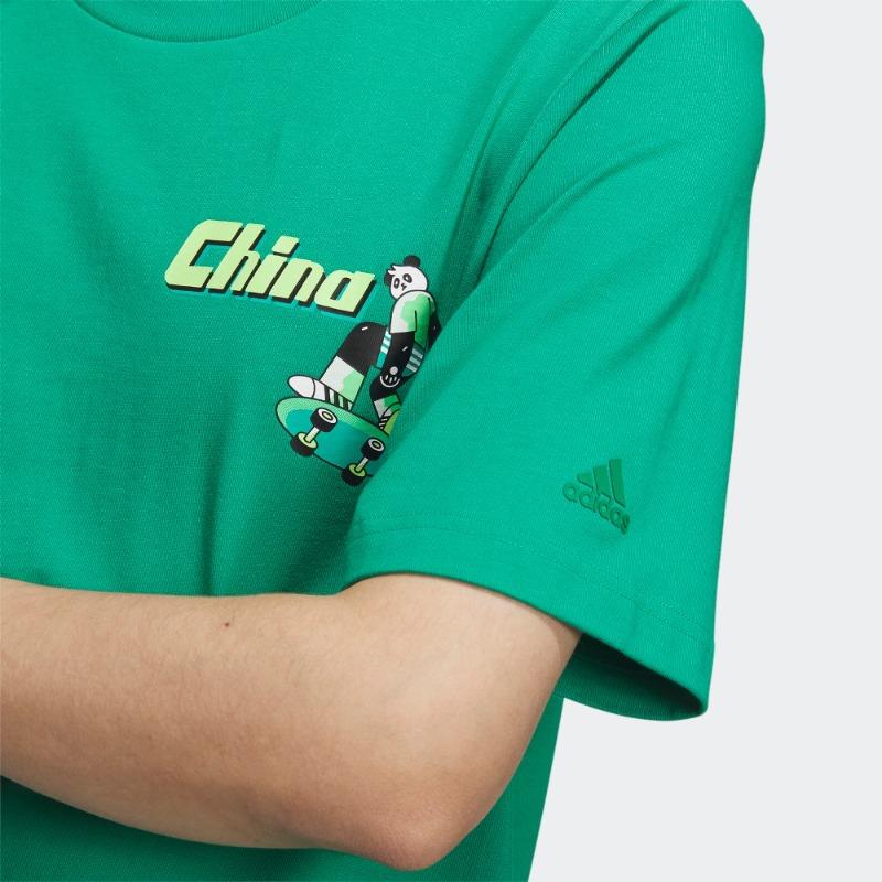 adidas T-shirt da uomo con stampa alfabeto panda cartone animato, girocollo, manica corta, top, verde prato, IP3963