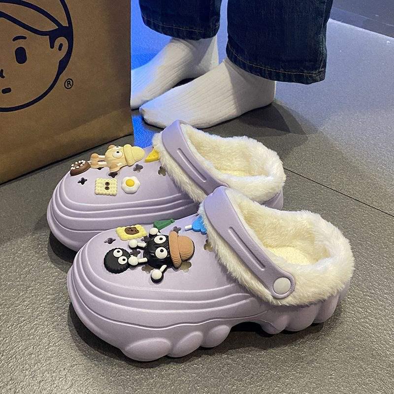 Herren- und Damen-Plüschpantoffeln für den Winter 2024: Fellige, dicksohlige, höhenverstärkende Clogs für den Außenbereich