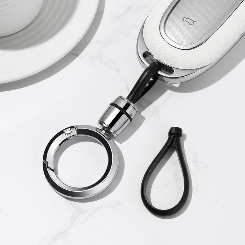 High-End Metal Car Keychain Pendant with Waist Hanging Buckle for Men Oval White Strap