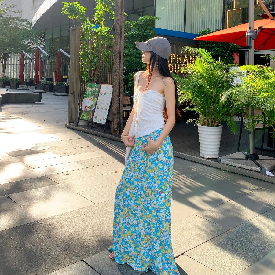 Pure and Alluring Pleated Slim Strapless Top for Women, New Summer Floral Slimming High-waisted Long Skirt Fashion Set