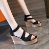 The New Style of Wedge Heel Shoes Are Paired with A Waterproof Platform and High-heeled Sandals