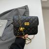 Fashion Bag Crossbody With Lingge Design And Chain Shoulder Strap Metal Ball