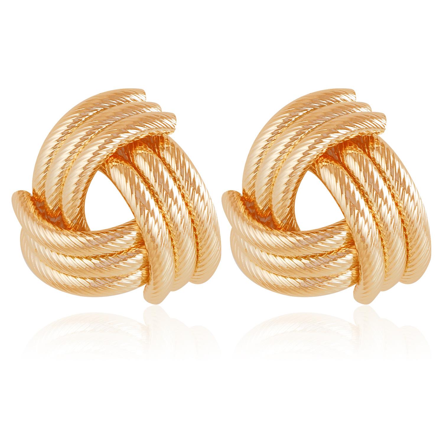 

European and American retro cross metal stud earrings jewelry, simple and exaggerated temperament hollow winding geometric design earrings золотой