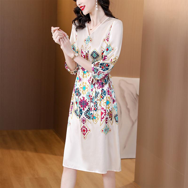 Elegant and Chic French Floral Dress for Women - Perfect for Vacation and High-end Occasions