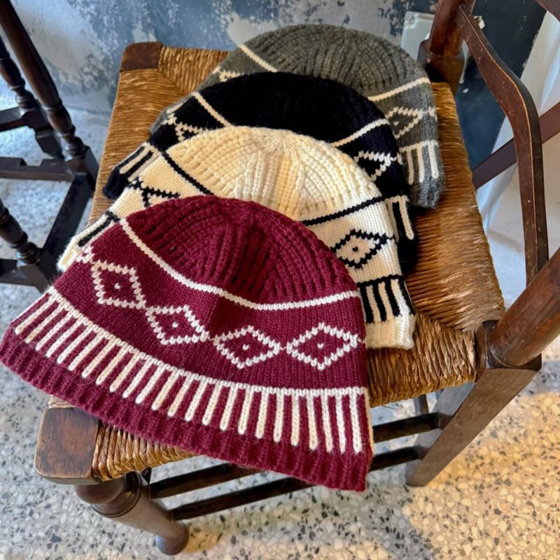 Jacquard Rhombus Plaid Fisherman Hat Autumn and Winter Warm and Versatile Color Block Knitted Woolen Hat for Women with Large Head Circumference