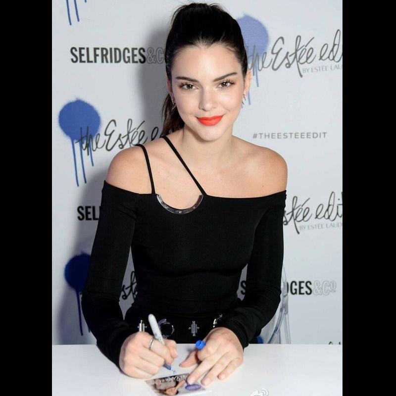 Modal European and American Kendall Jenner Minimalist Strappy T-shirt