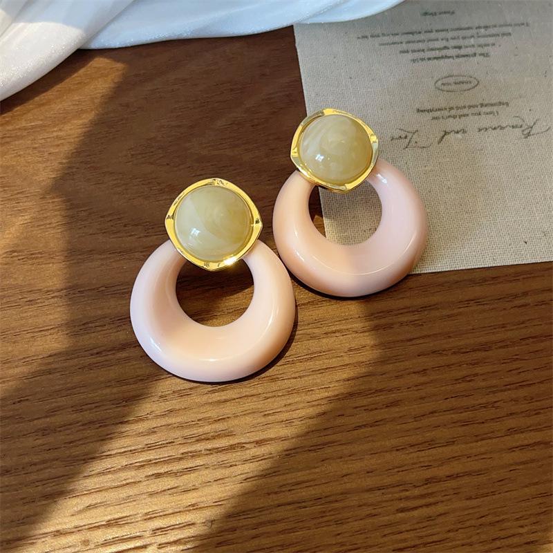 2026 French Colorblock Geometric Resin Earrings: Elegant & Versatile Ear Hoops