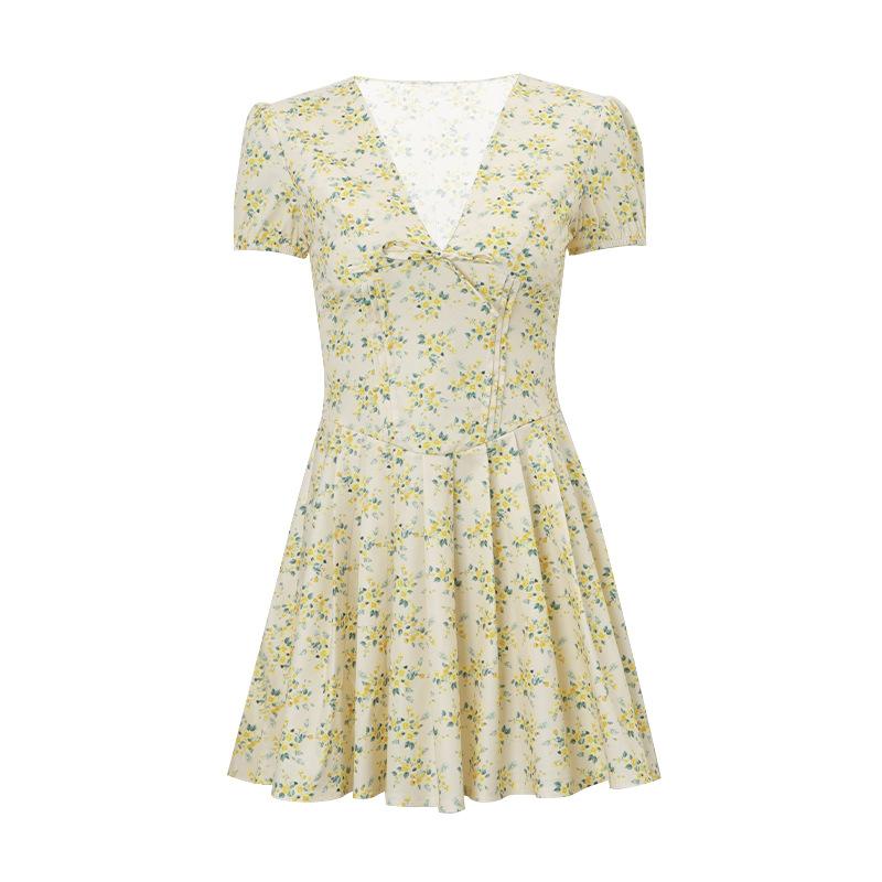 

Платье миди с желтым цветочным принтом, V-образным вырезом, рукавами-фонариками, завязкой на талии и пышной юбкой S жёлтый
