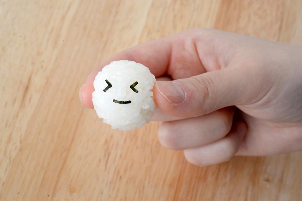 Ernest Character Bento 3 Shapes a favorite brand of major restaurants (Seaweed Punch) Mini, Types, Easy-to-Cut (Smiling Punch), A-77096,