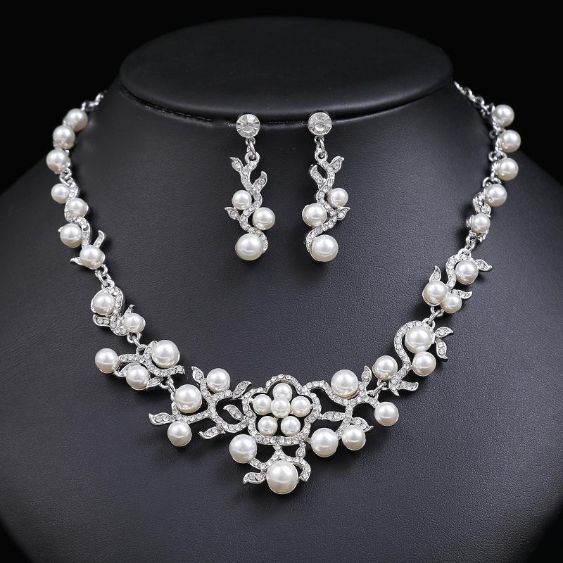 3pcs Korean Minimalist Zircon Zircon Set Plated Bridal Necklace Earrings Versatile Clavicle Chain Set for Weddings Everyday Wear