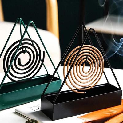 Kreativer Verbrühschutz-Mückenspiralhalter mit Ablage Eisen Dreieckige Form Mückenabwehr Räucherspiralständer Heimwerkzeuge