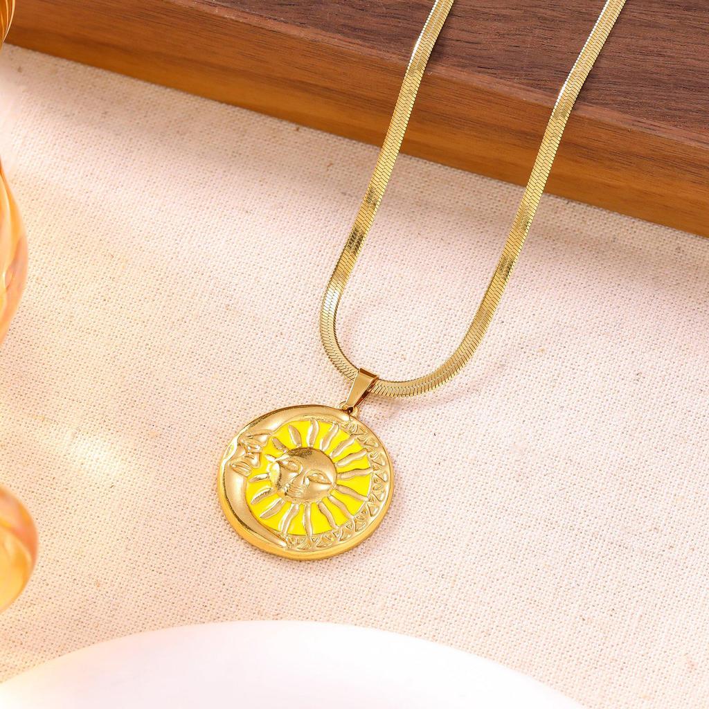 French Baroque Pearl & Gold Coin Stainless Steel Necklace for Women - High-End Feel, Retro Light Luxury Design