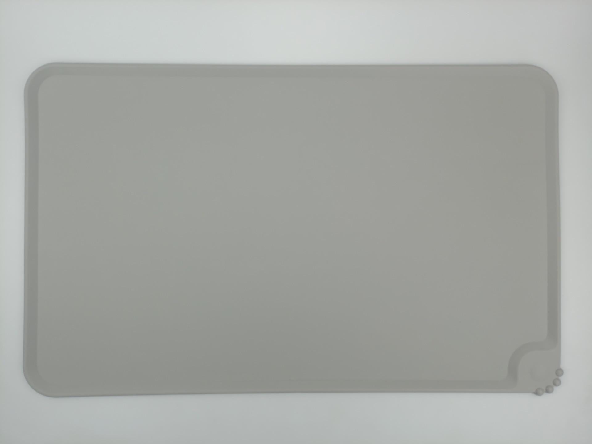 

Большой нескользящий силиконовый коврик для кормления домашних животных - не проливается, легко моется, подходит для пищевых продуктов 48cm*30cm 180g темно-серого