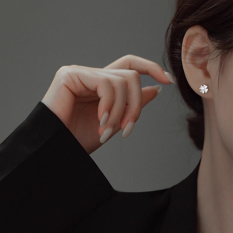 925 Silver Four-Leaf Clover Stud Earrings - Korean Style, Simple, Exquisite, Versatile Jewelry Gift for Women S925 Silver