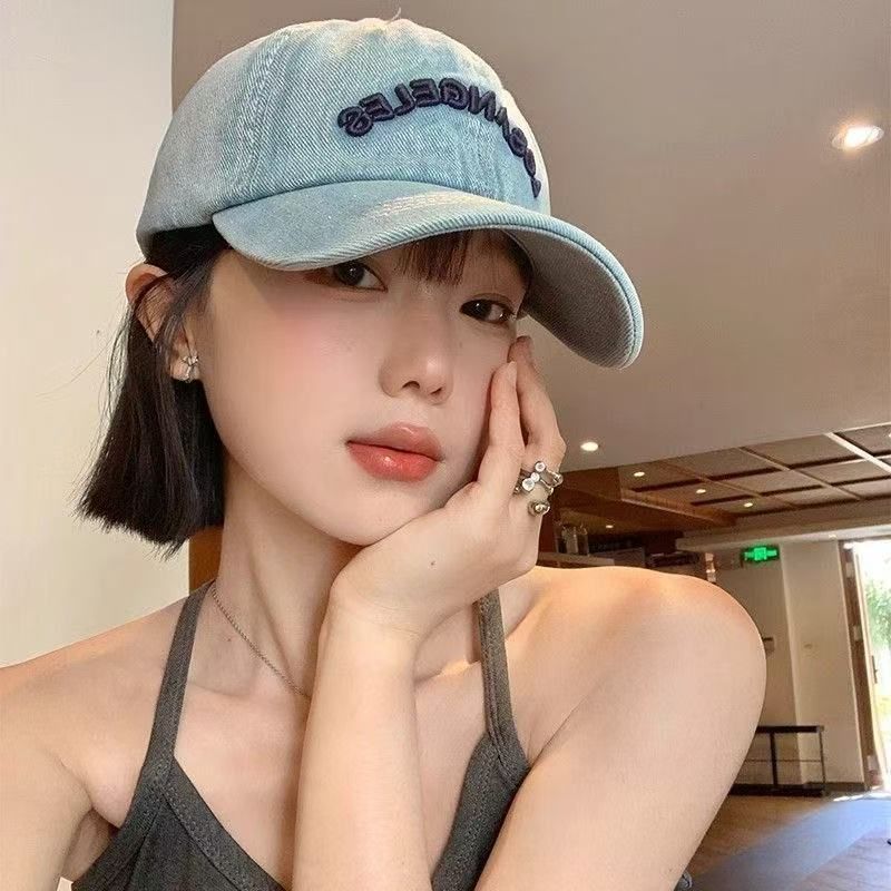 

Denim Washed Baseball Hat Wig Integrated Female Artificial Short Hair Summer Leisure Fashion Bald Face Small Peak Cap Denim blue + short brown hair