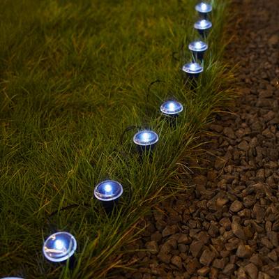 Illuminazione per esterni – Lampade a energia solare