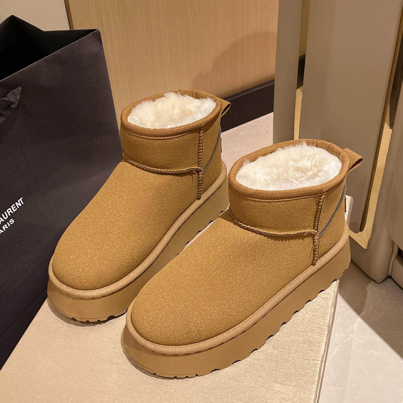 

2024 autumn and winter new cotton shoes for women, warm, fashionable and versatile, simple thick-soled matte surface, piled and thickened fluffy snow 40 темно-коричневого кольору