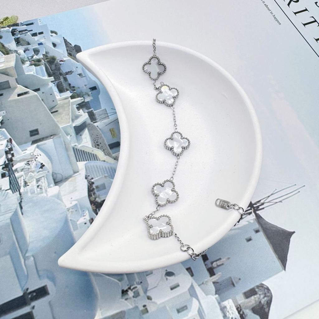 13mm Icke-bleknande Titanstål Fyrklöverarmband För Kvinnor Delikat Högklassig Känsla av Smycken