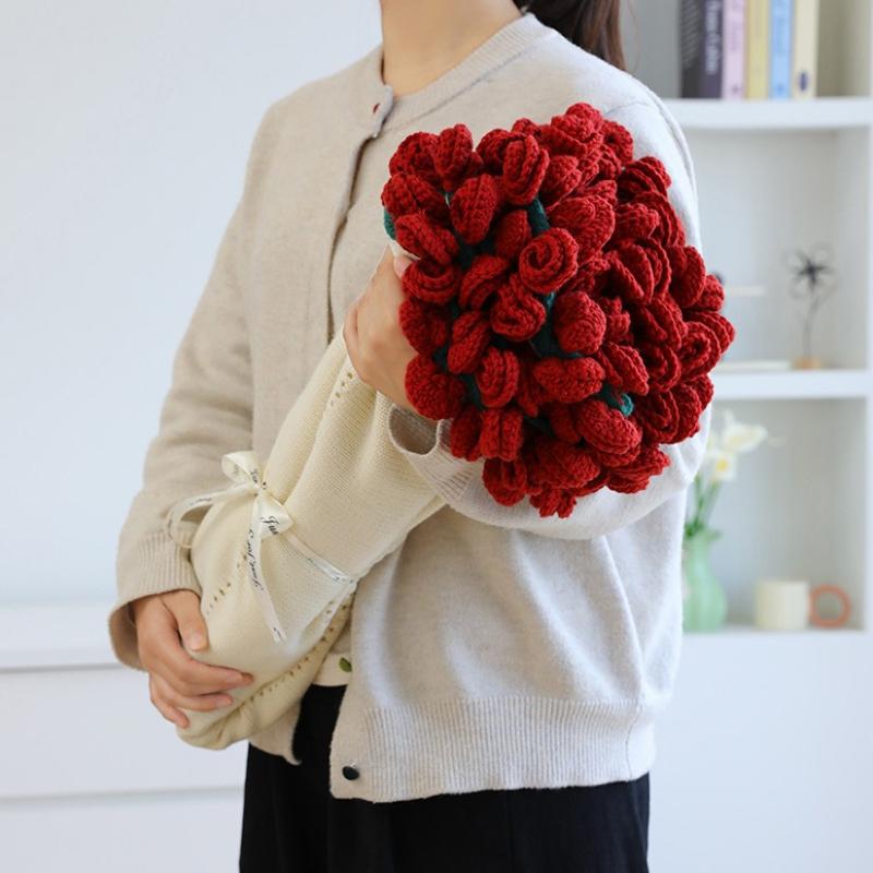 

Round Rose Bundle Blanket Office Nap Yarn Ball Flower Carpet Hand Woven Blanket Foldable Into A Rose Bouquet Shape Diameter 80cm