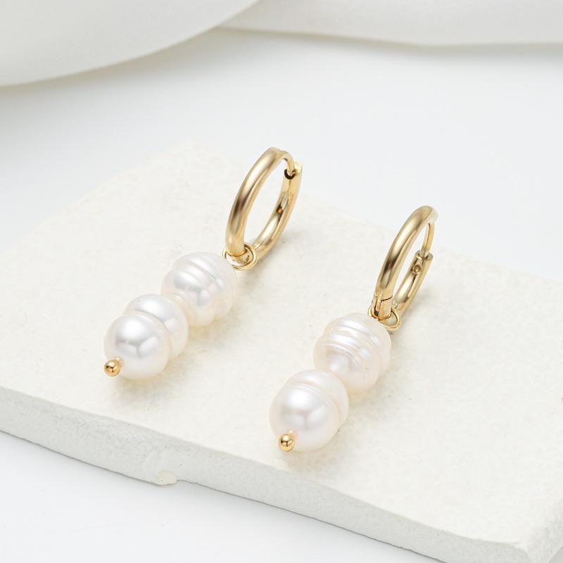 Fabrik Mode Japanischer und koreanischer Stil Mode speziell geformte Perlenohrringe Nischendesign eingelegte Perlenstecker liebe leichte Luxusohrringe