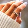 Anello a Croce Huitan alla Moda a Doppio Strato Femminile Micro Pavé Piccoli Zirconi Dita per Uso Quotidiano Accessori Versatili da Donna