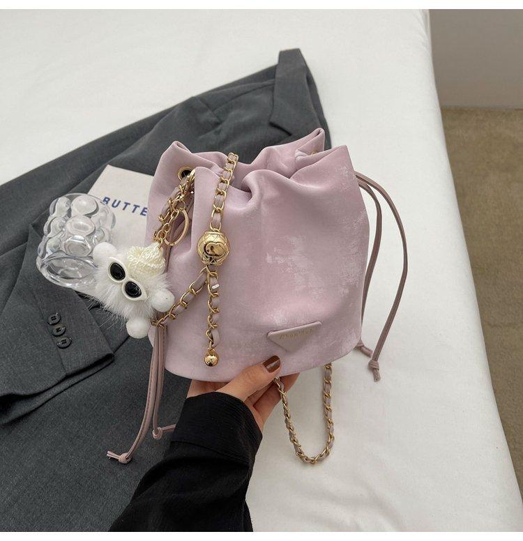 

Новый нишевый дизайн Интернет-знаменитости сумка-кошелек на одно плечо через плечо универсальная иностранная стильная трендовая сумка-ведро с завязками на цепочке фиолетовый